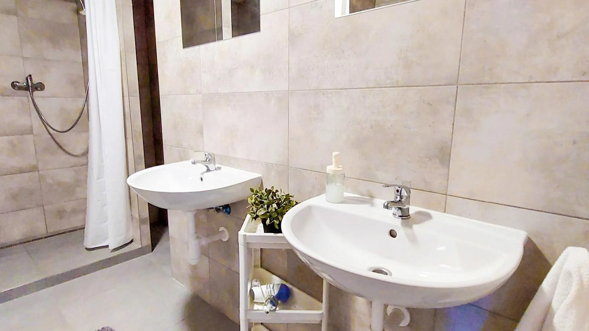 Quiet Room G3 براغ منزل للإقامة